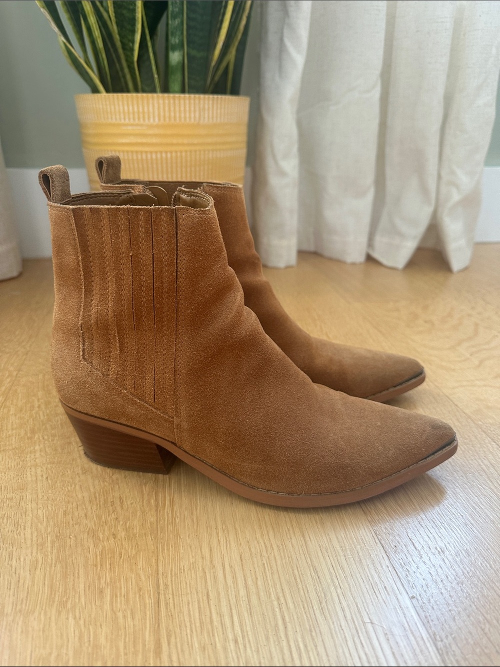 Marc Fisher Yale Chelsea Suede Brown Bootie 8.5